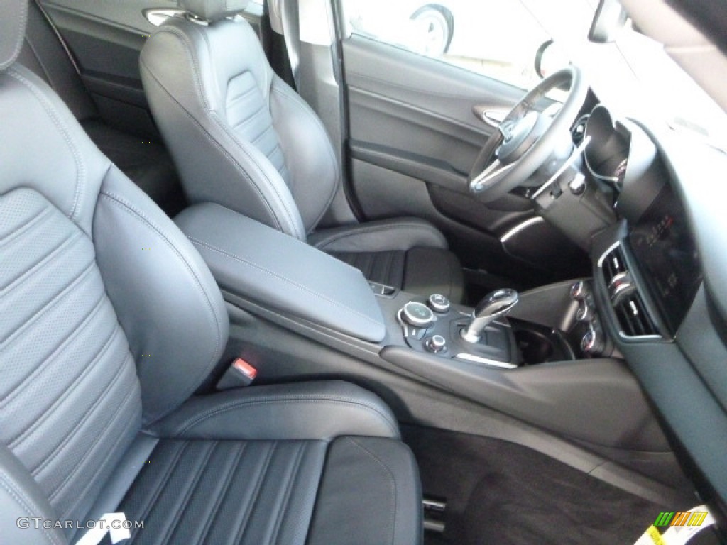 Black Interior 2017 Alfa Romeo Giulia Ti AWD Photo #118472844