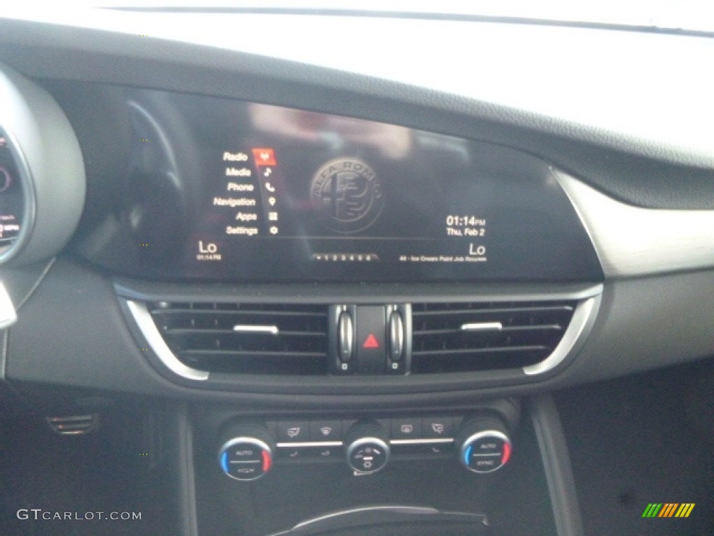 2017 Alfa Romeo Giulia Ti AWD Controls Photo #118473024