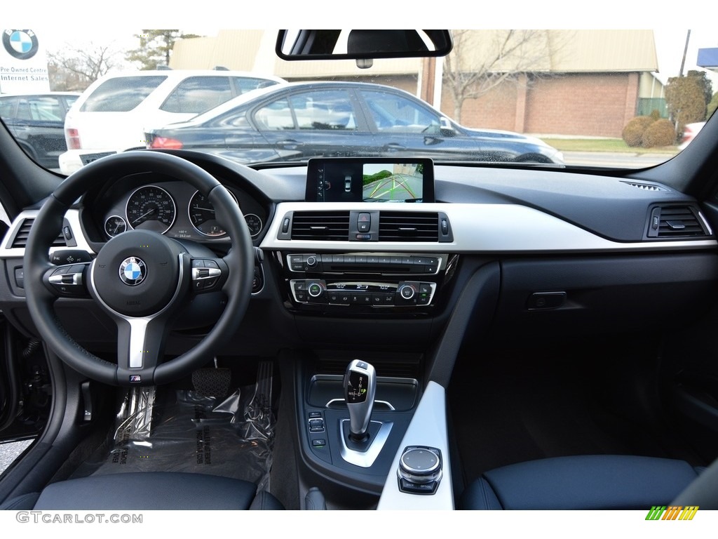 2017 BMW 3 Series 320i xDrive Sedan Black Dashboard Photo #118473051
