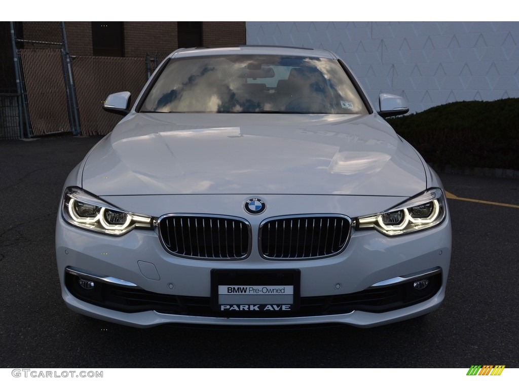 2017 3 Series 330i xDrive Sedan - Mineral White Metallic / Venetian Beige/Black photo #7