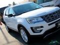 2017 White Platinum Ford Explorer XLT 4WD  photo #35