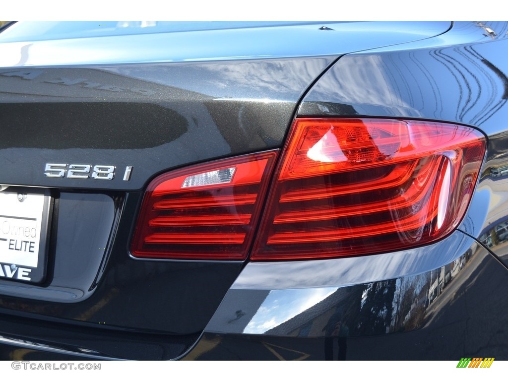 2016 5 Series 528i xDrive Sedan - Black Sapphire Metallic / Black photo #22
