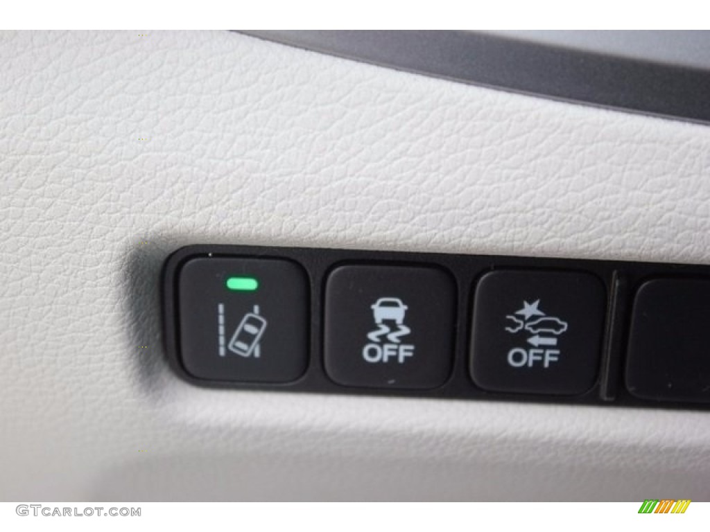 2017 Acura RLX Technology Controls Photo #118479987