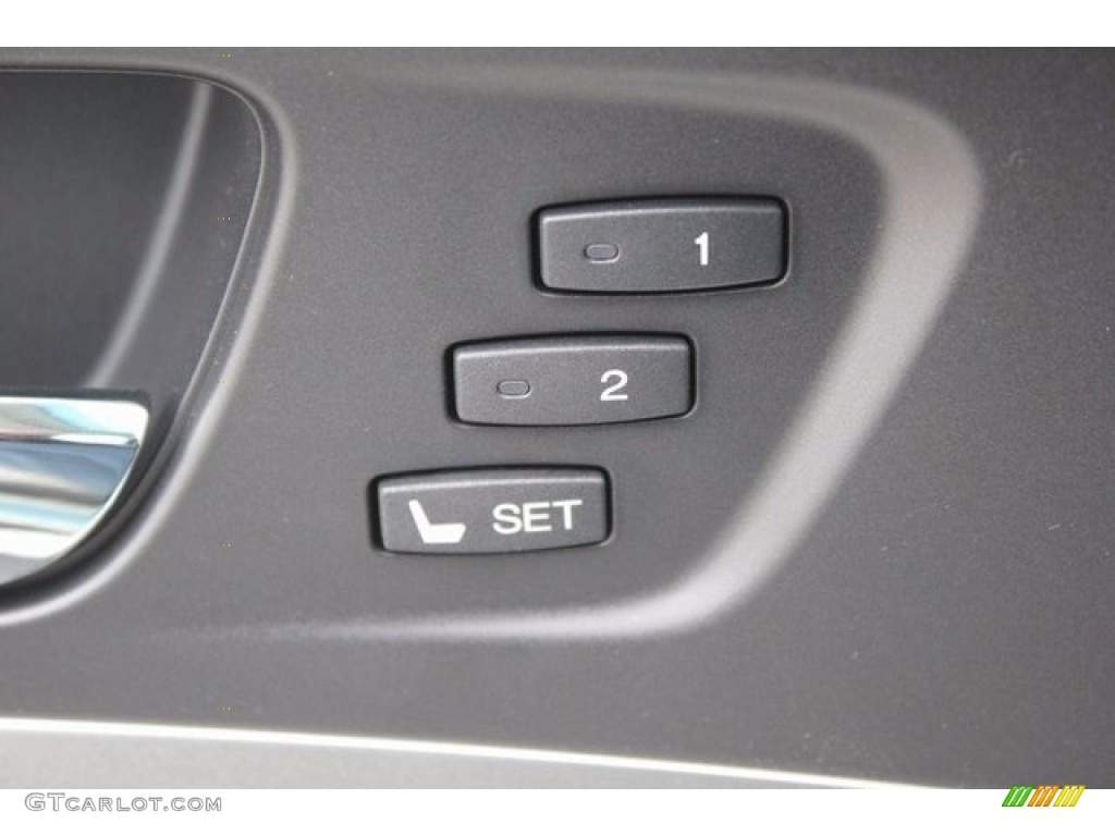 2017 Acura RLX Technology Controls Photo #118479996