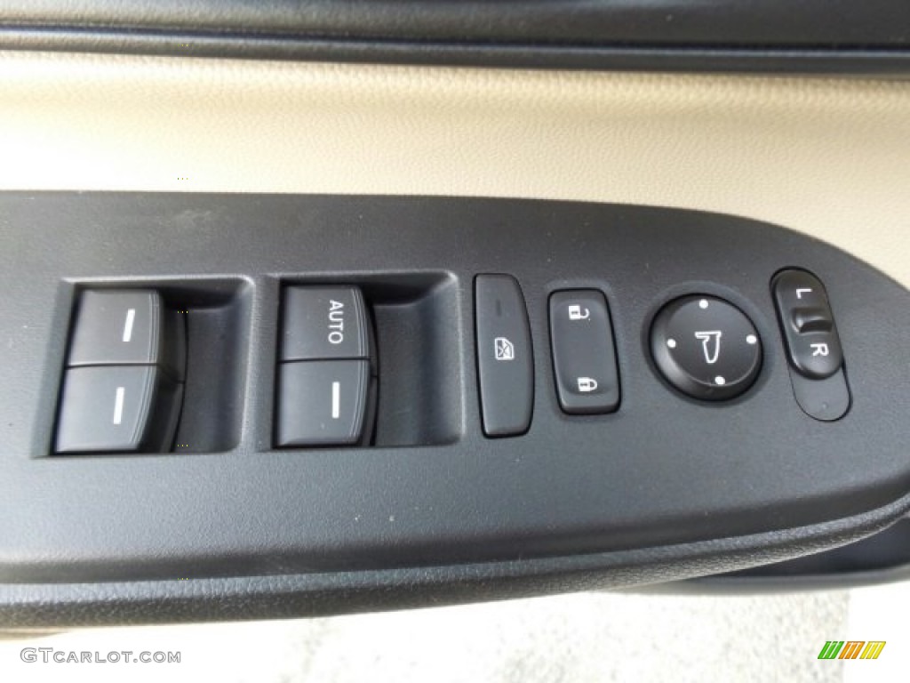 2017 Honda CR-V LX AWD Controls Photos