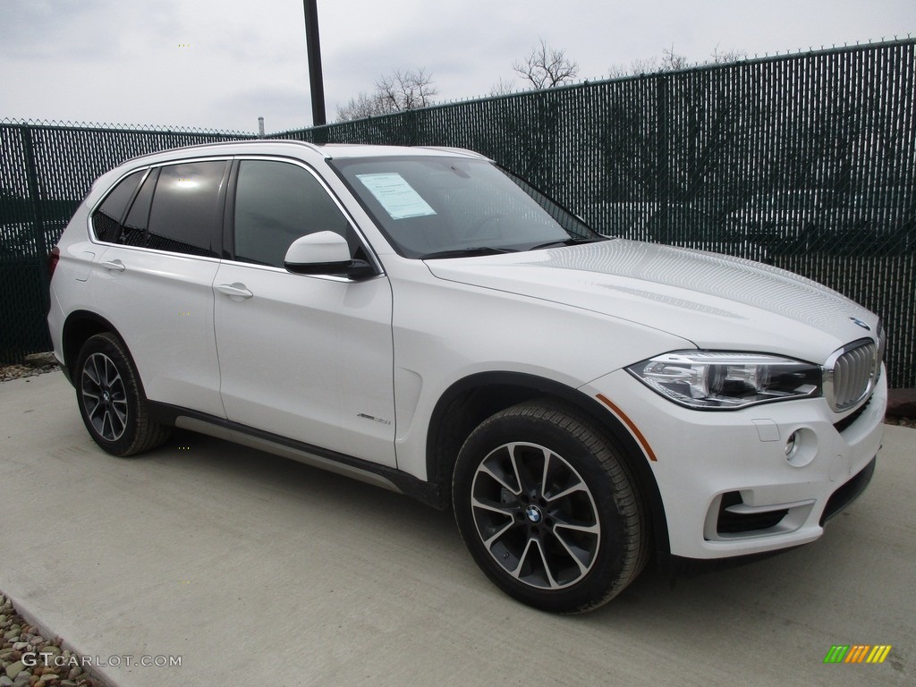 2017 X5 xDrive35i - Alpine White / Black photo #1