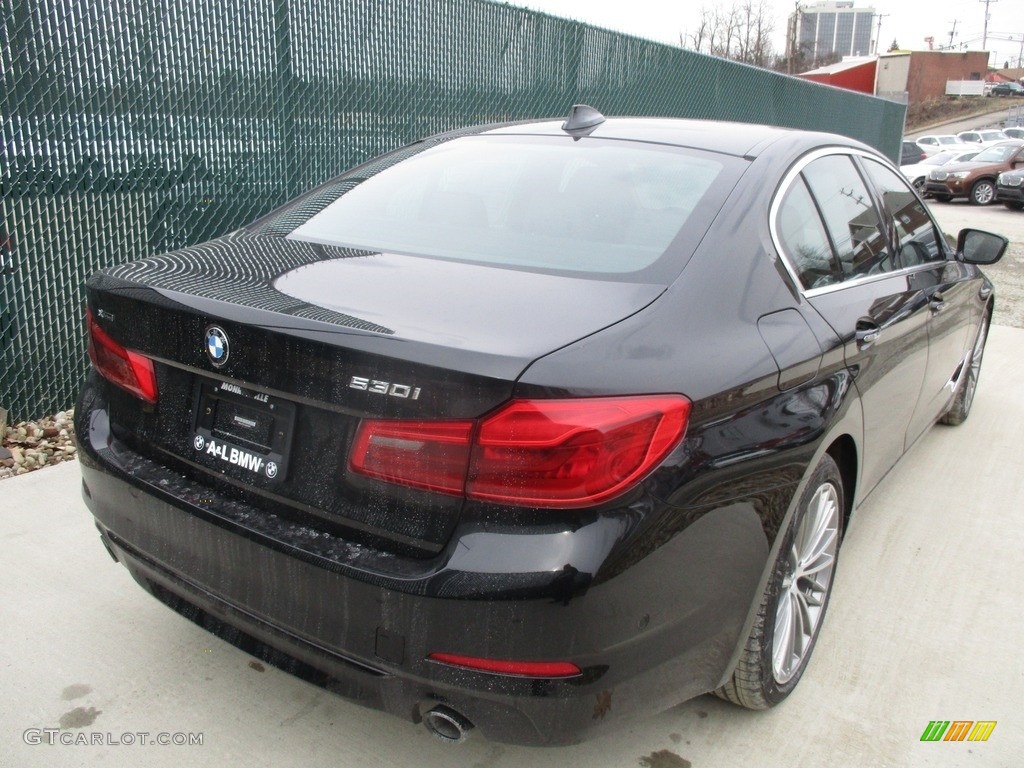 2017 5 Series 530i xDrive Sedan - Black Sapphire Metallic / Black photo #4
