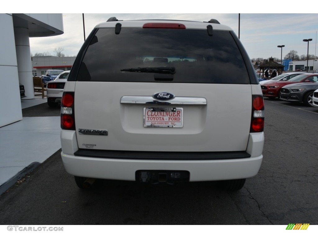 2008 Explorer XLT - Oxford White / Black/Stone photo #4