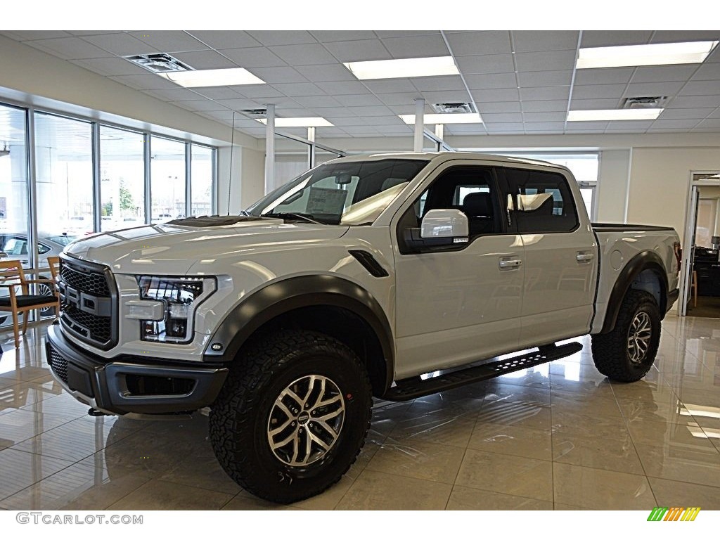 2017 F150 SVT Raptor SuperCrew 4x4 - Avalanche / Black photo #3