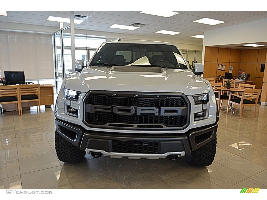 2017 F150 SVT Raptor SuperCrew 4x4 - Avalanche / Black photo #4