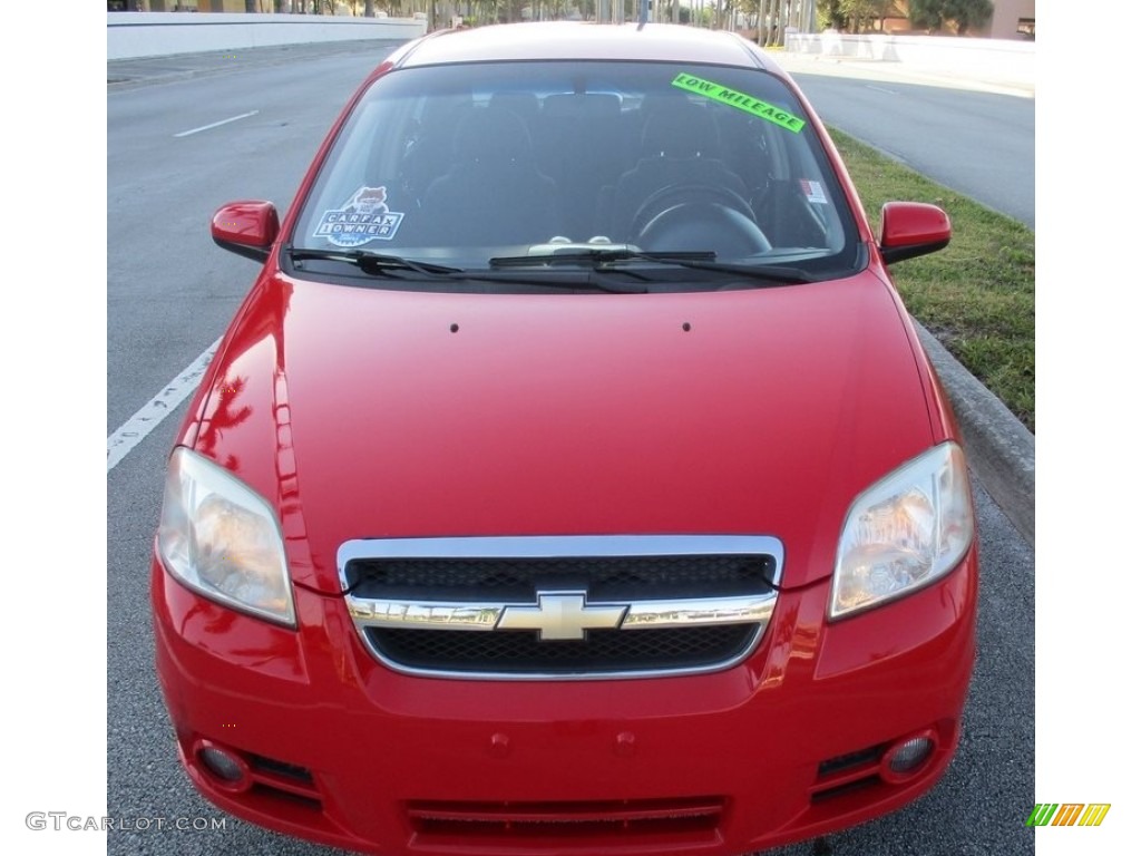 2007 Aveo LT Sedan - Victory Red / Charcoal Black photo #8