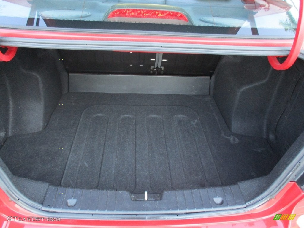 2007 Aveo LT Sedan - Victory Red / Charcoal Black photo #14