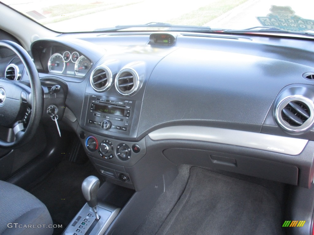 2007 Aveo LT Sedan - Victory Red / Charcoal Black photo #19