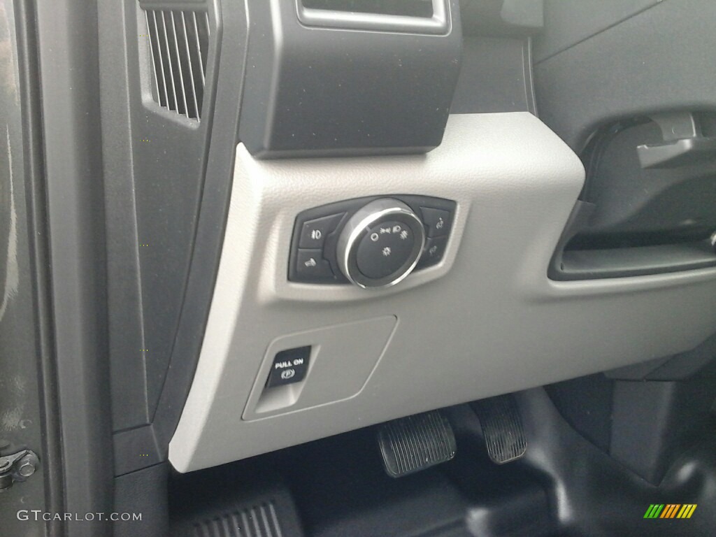 2016 F150 XL SuperCrew 4x4 - Magnetic / Medium Earth Gray photo #18
