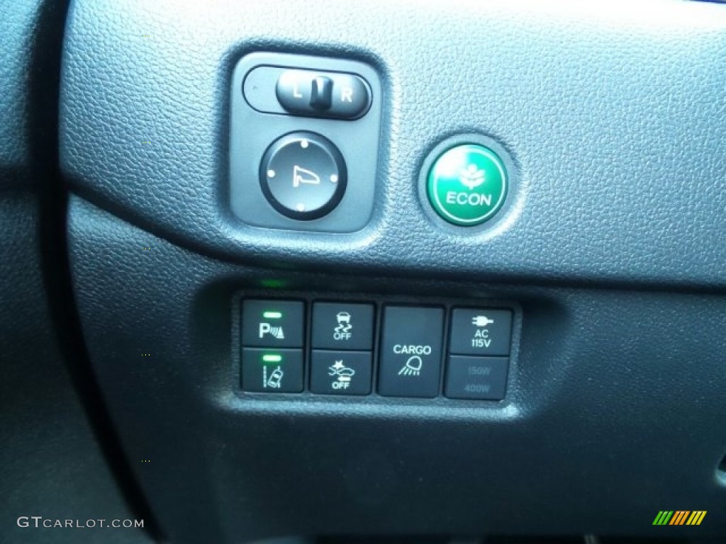 2017 Honda Ridgeline RTL-E AWD Black Edition Controls Photo #118502211