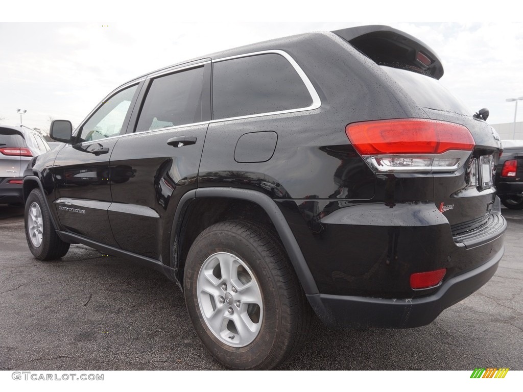 2017 Grand Cherokee Laredo - Diamond Black Crystal Pearl / Black photo #2