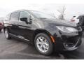 Brilliant Black Crystal Pearl - Pacifica Touring L Plus Photo No. 4