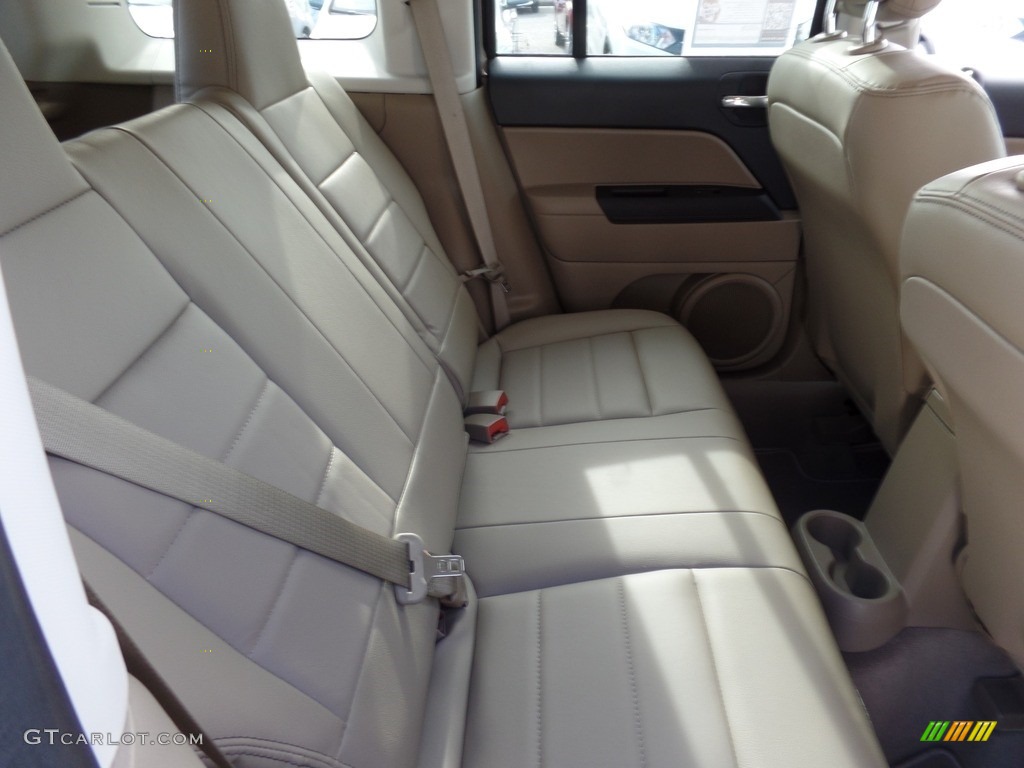 2017 Jeep Patriot Latitude Rear Seat Photos