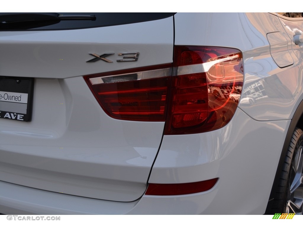 2017 X3 xDrive35i - Alpine White / Mocha w/Orange contrast stitching photo #23