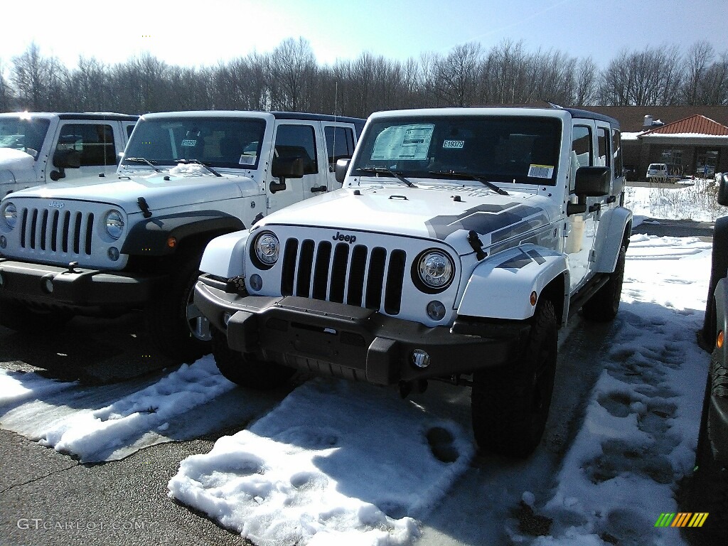 2017 Wrangler Unlimited Sahara 4x4 - Bright White / Black photo #1