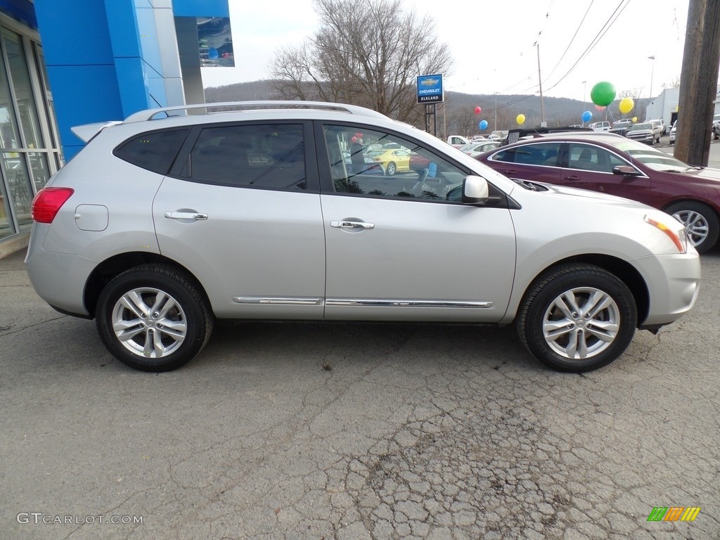 2013 Rogue SV AWD - Brilliant Silver / Black photo #4