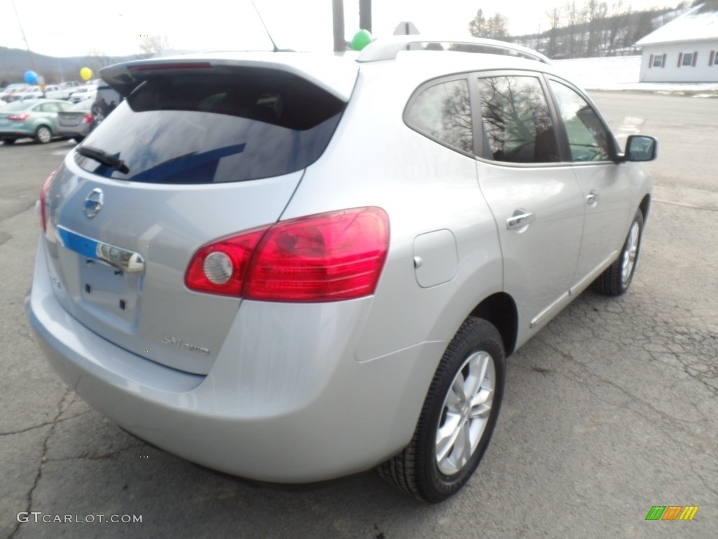 2013 Rogue SV AWD - Brilliant Silver / Black photo #5