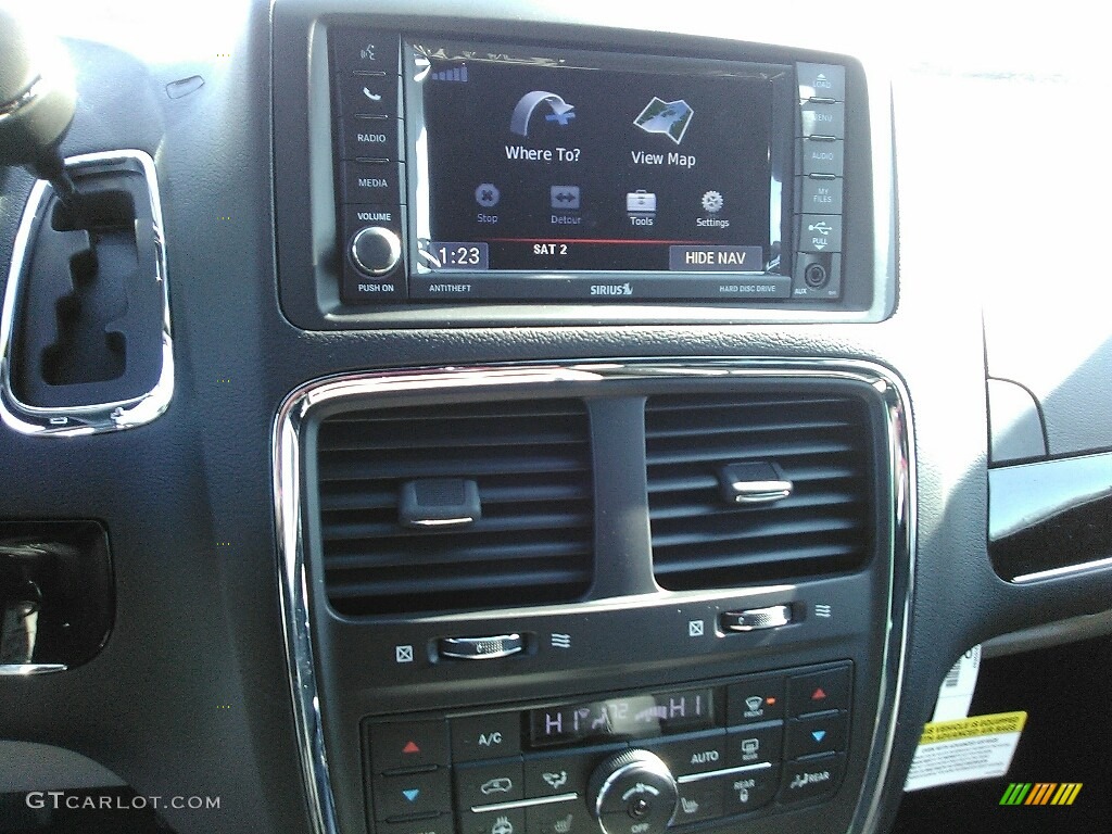 2017 Grand Caravan SXT - Granite / Black/Light Graystone photo #10