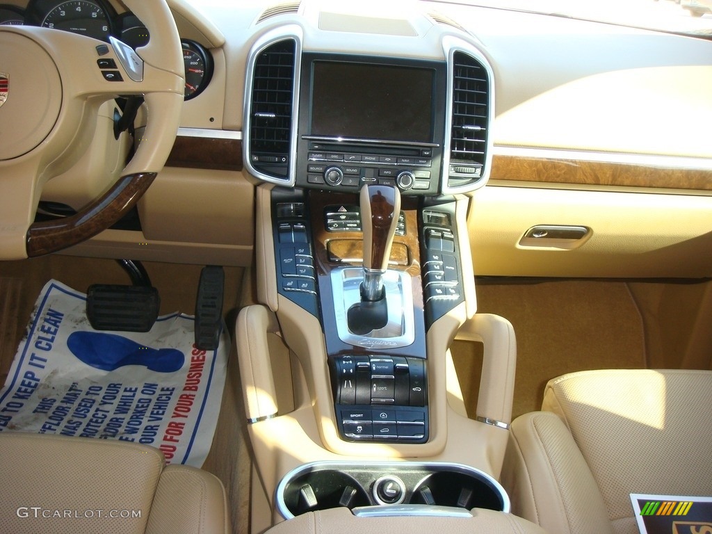 2011 Cayenne  - Sand White / Luxor Beige photo #15