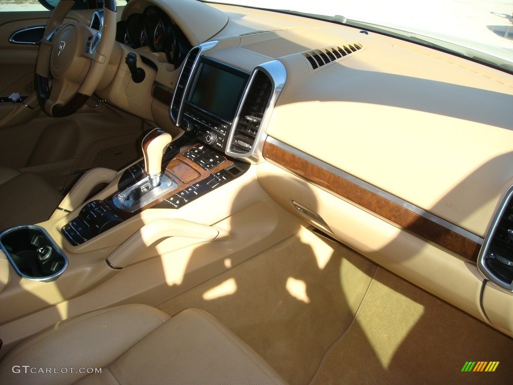 2011 Cayenne  - Sand White / Luxor Beige photo #20