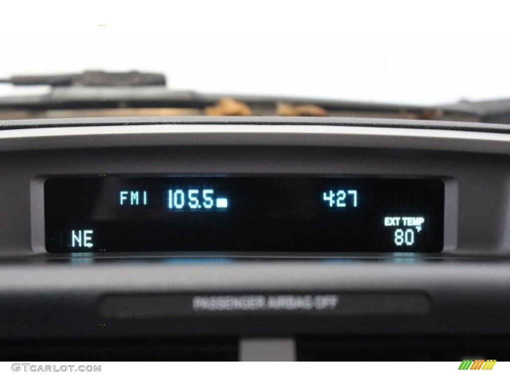 2010 Escape XLT - Gold Leaf Metallic / Charcoal Black photo #18