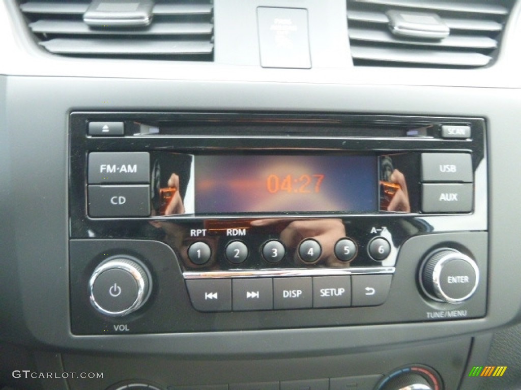 2017 Nissan Sentra S Controls Photo #118540446