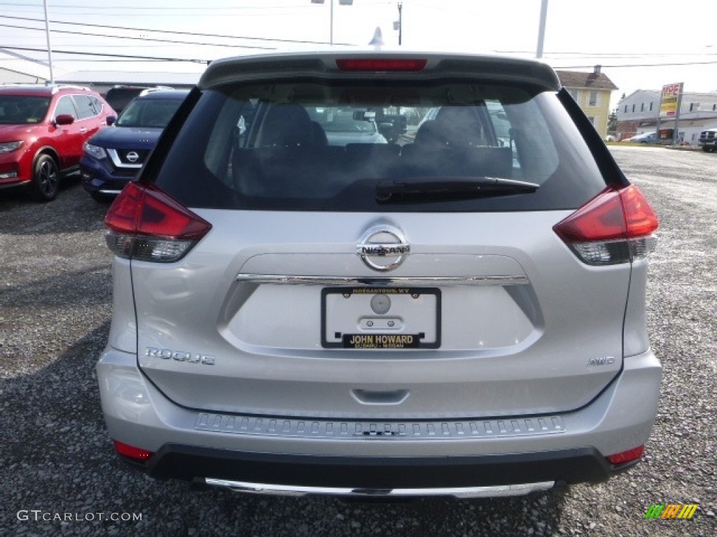 2017 Rogue S AWD - Brilliant Silver / Charcoal photo #8