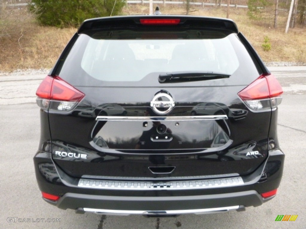 2017 Rogue S AWD - Magnetic Black / Charcoal photo #8