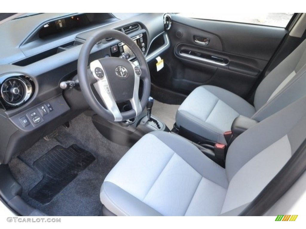 2017 Prius c Four - Classic Silver Metallic / Blue/Black photo #5