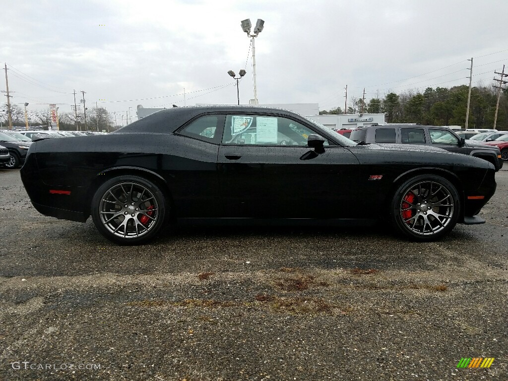 Pitch Black 2016 Dodge Challenger SRT 392 Exterior Photo #118549071