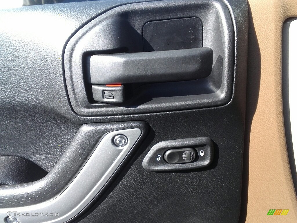 2017 Wrangler Sahara 4x4 - Gobi / Black/Dark Saddle photo #12