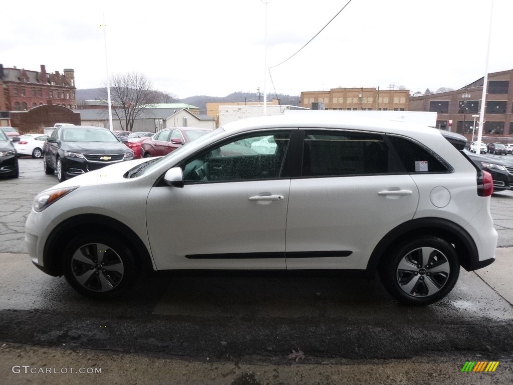 2017 Niro FE Hybrid - Snow White Pearl / Charcoal photo #7