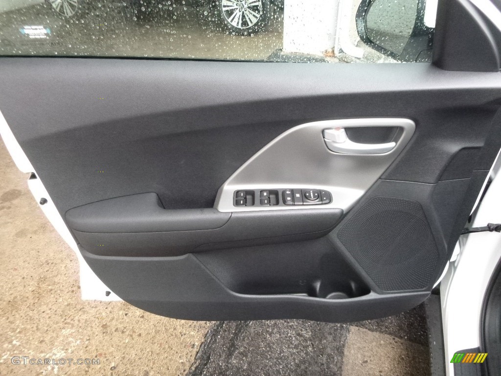 2017 Kia Niro FE Hybrid Door Panel Photos