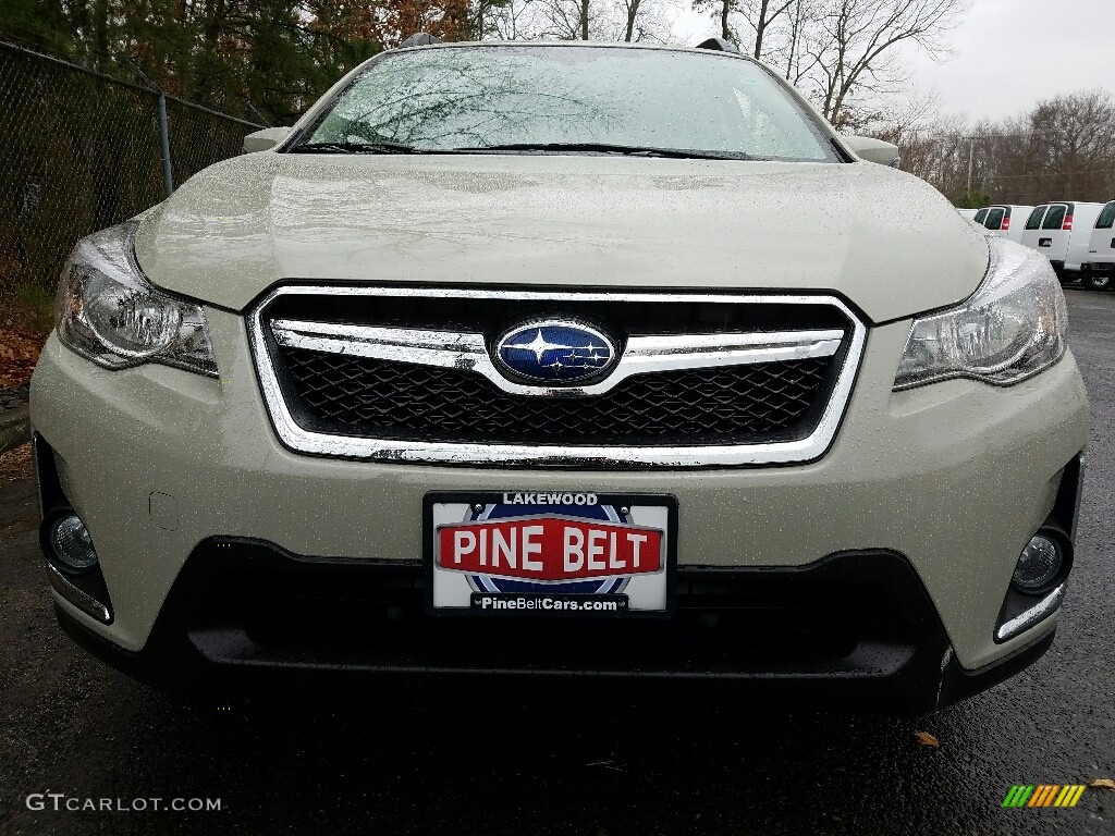2017 Crosstrek 2.0i Limited - Desert Khaki / Ivory photo #2