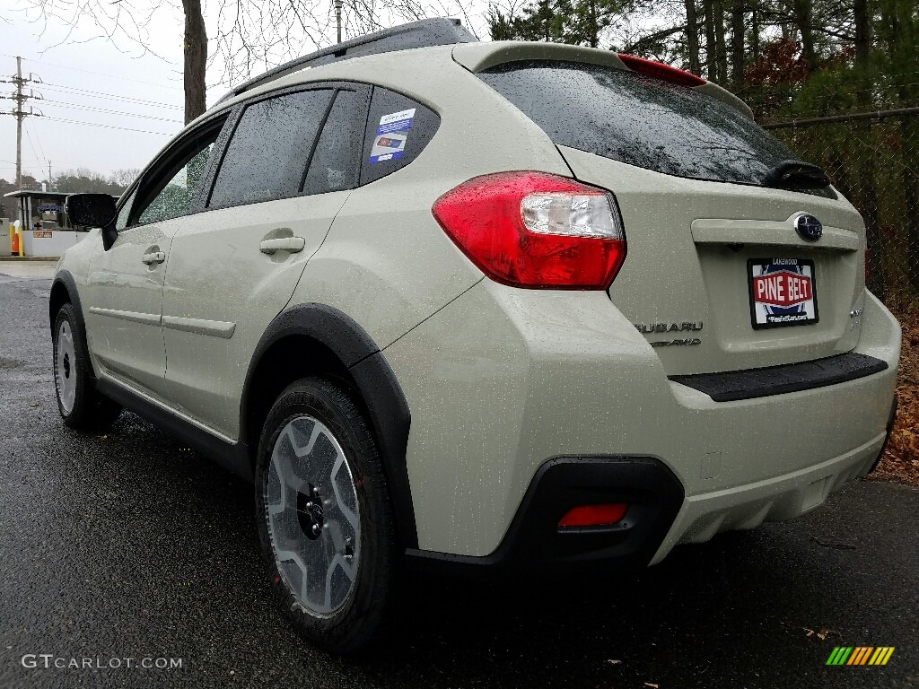 2017 Crosstrek 2.0i Limited - Desert Khaki / Ivory photo #4