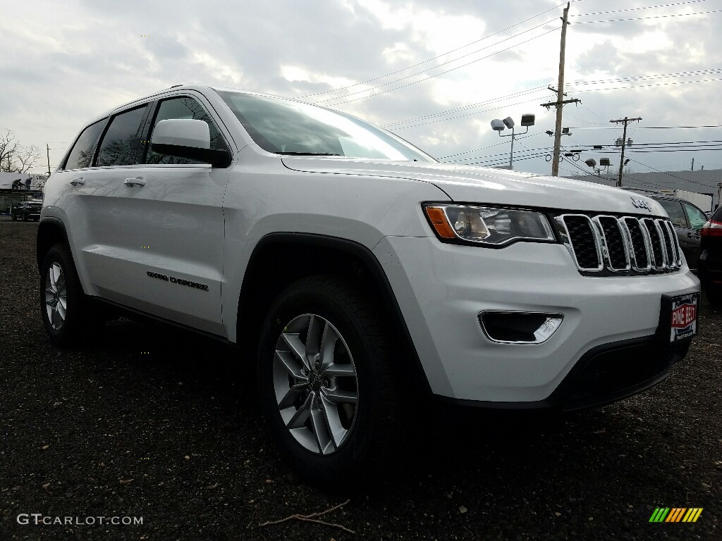 2017 Grand Cherokee Laredo 4x4 - Bright White / Black photo #1