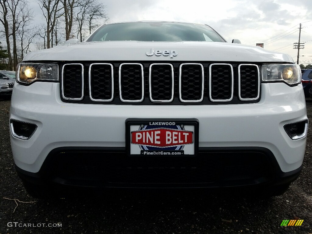 2017 Grand Cherokee Laredo 4x4 - Bright White / Black photo #2