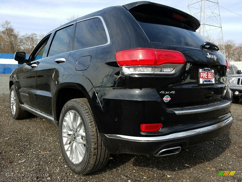 2017 Grand Cherokee Summit 4x4 - Diamond Black Crystal Pearl / Black photo #4