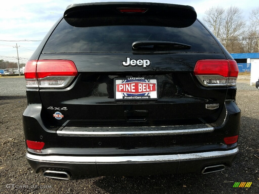 2017 Grand Cherokee Summit 4x4 - Diamond Black Crystal Pearl / Black photo #5