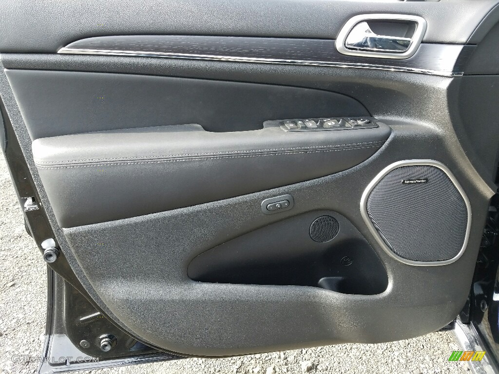 2017 Grand Cherokee Summit 4x4 - Diamond Black Crystal Pearl / Black photo #6