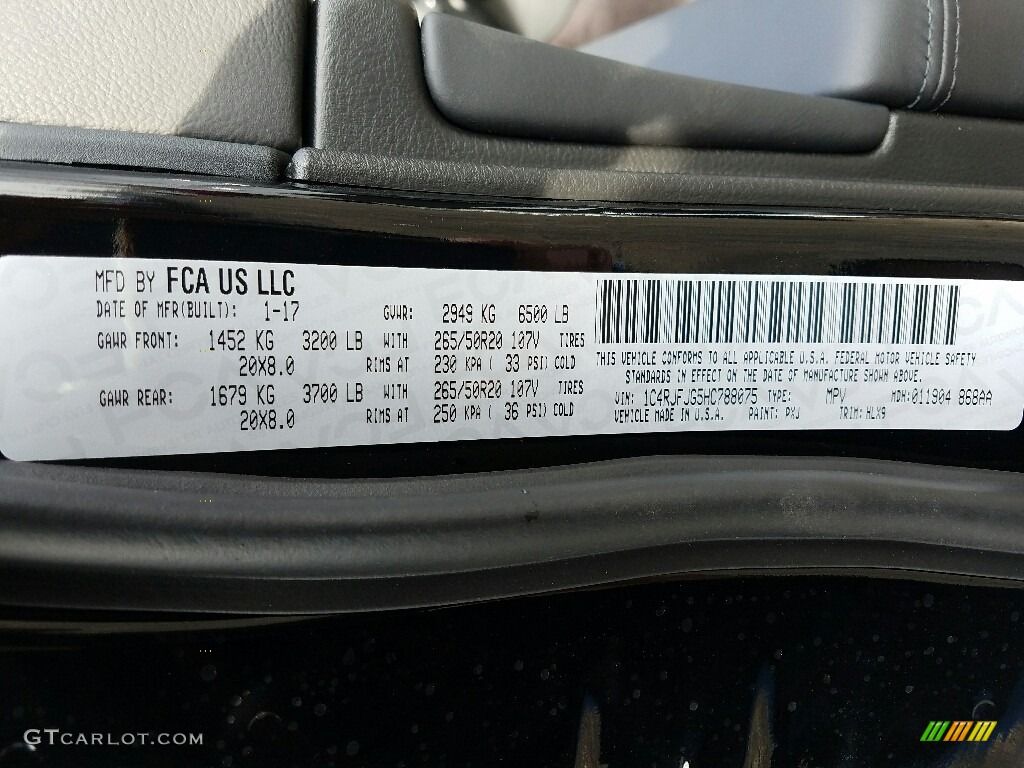 2017 Grand Cherokee Summit 4x4 - Diamond Black Crystal Pearl / Black photo #7