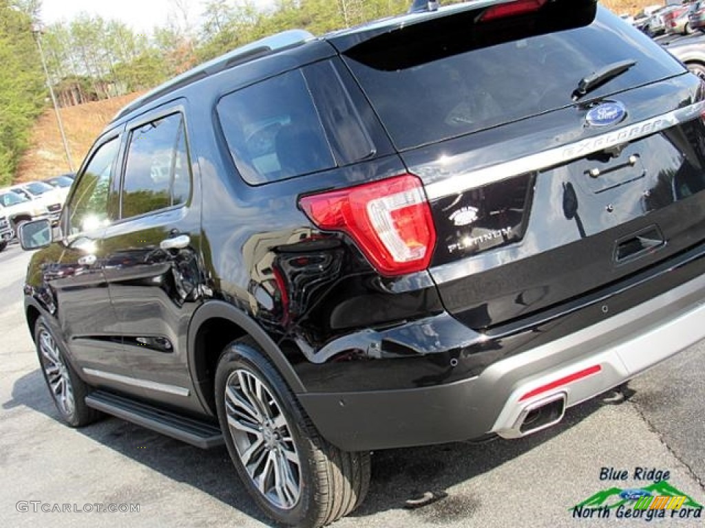 2017 Explorer Platinum 4WD - Shadow Black / Ebony Black photo #37