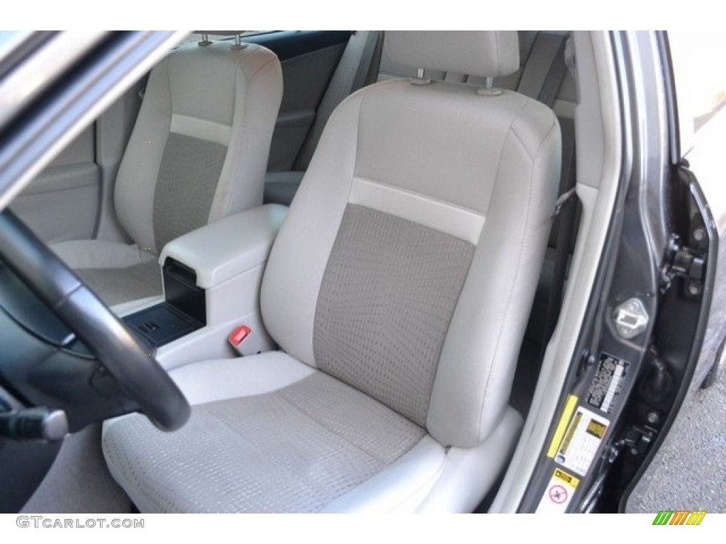 2013 Camry Hybrid XLE - Magnetic Gray Metallic / Light Gray photo #11