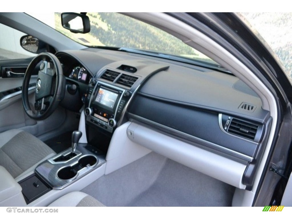 2013 Camry Hybrid XLE - Magnetic Gray Metallic / Light Gray photo #14