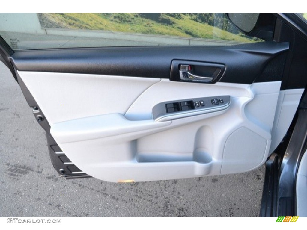 2013 Camry Hybrid XLE - Magnetic Gray Metallic / Light Gray photo #21